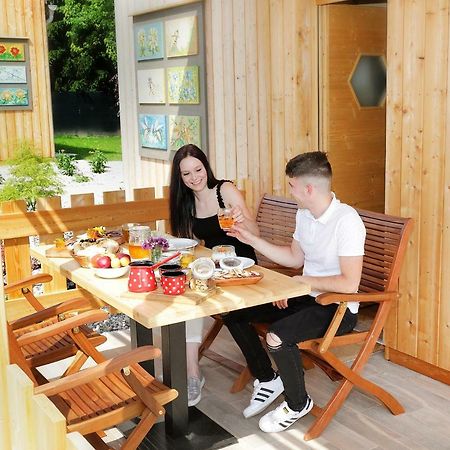 Honey Paradise Glamping Resort Dobova المظهر الخارجي الصورة